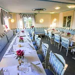 Hotel & Restaurant Zum Vater Rhein Hotel