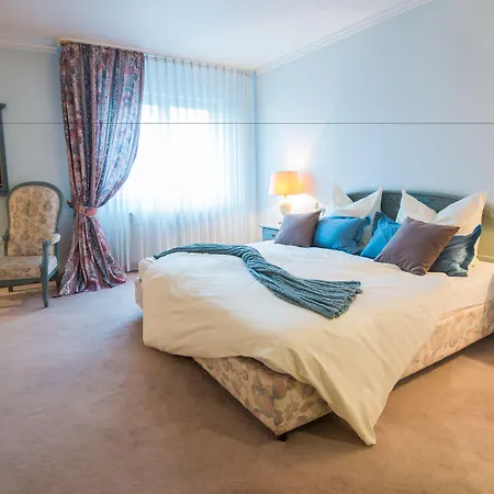 & Restaurant Zum Vater Rhein Hotel Monheim am Rhein