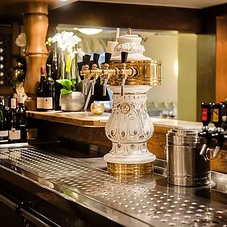 曾法特莱茵餐厅酒店 酒店 Monheim am Rhein