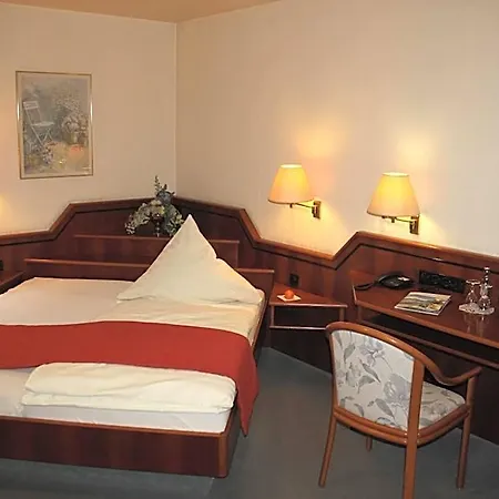 & Restaurant Zum Vater Rhein Monheim am Rhein