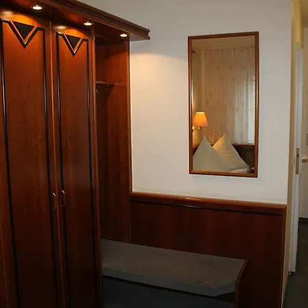 & Restaurant Zum Vater Rhein 3*