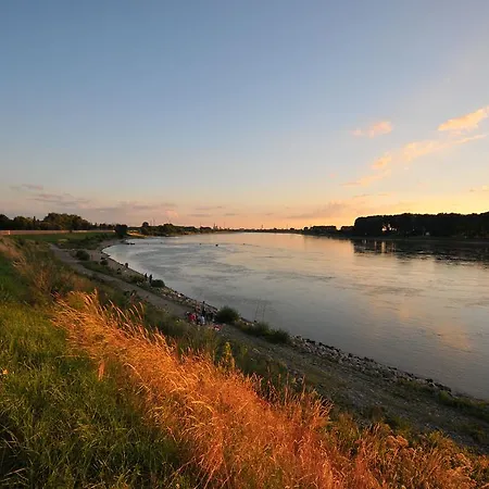 & Restaurant Zum Vater Rhein Monheim am Rhein