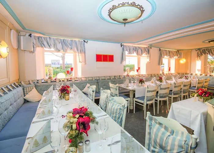 曾法特莱茵餐厅酒店 Monheim am Rhein