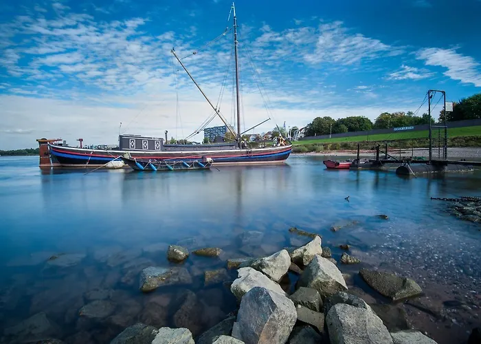 曾法特莱茵餐厅酒店 酒店 Monheim am Rhein