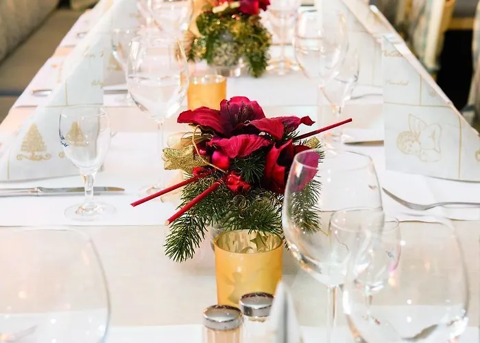 曾法特莱茵餐厅酒店 3*