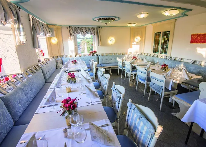 Hotel & Restaurant Zum Vater Rhein Otel