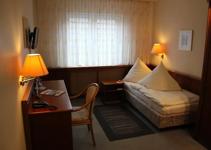 Hotel & Restaurant Zum Vater Rhein 3* Monheim am Rhein