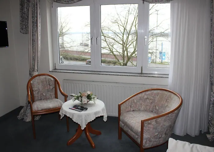 Otel Hotel & Restaurant Zum Vater Rhein