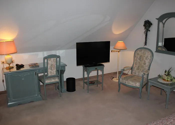 Hotel & Restaurant Zum Vater Rhein Otel Monheim am Rhein