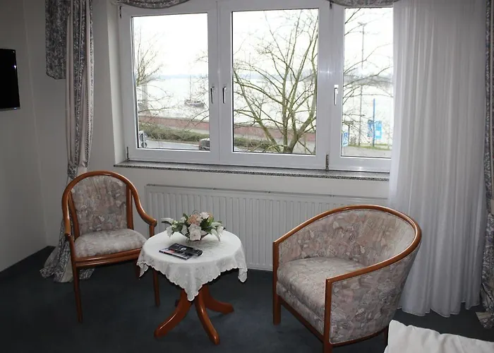 Hotel & Restaurant Zum Vater Rhein Otel Monheim am Rhein