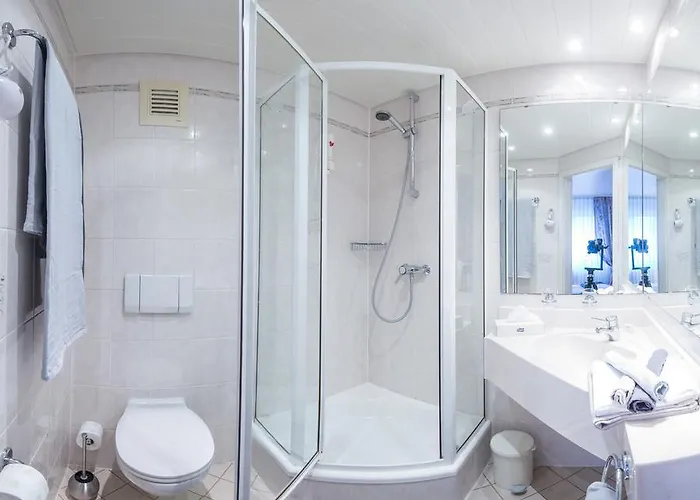 Hotel & Restaurant Zum Vater Rhein Otel